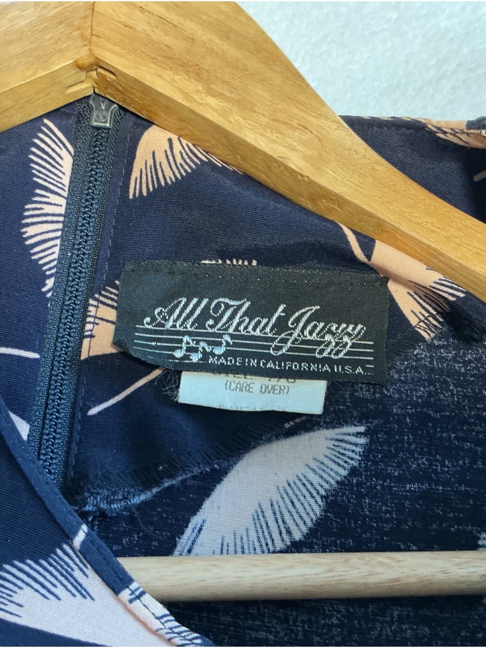 All That Jazz Navy Dress with Blush Feather Print Kentucky derby friendly 7/8 - Picture 7 of 13